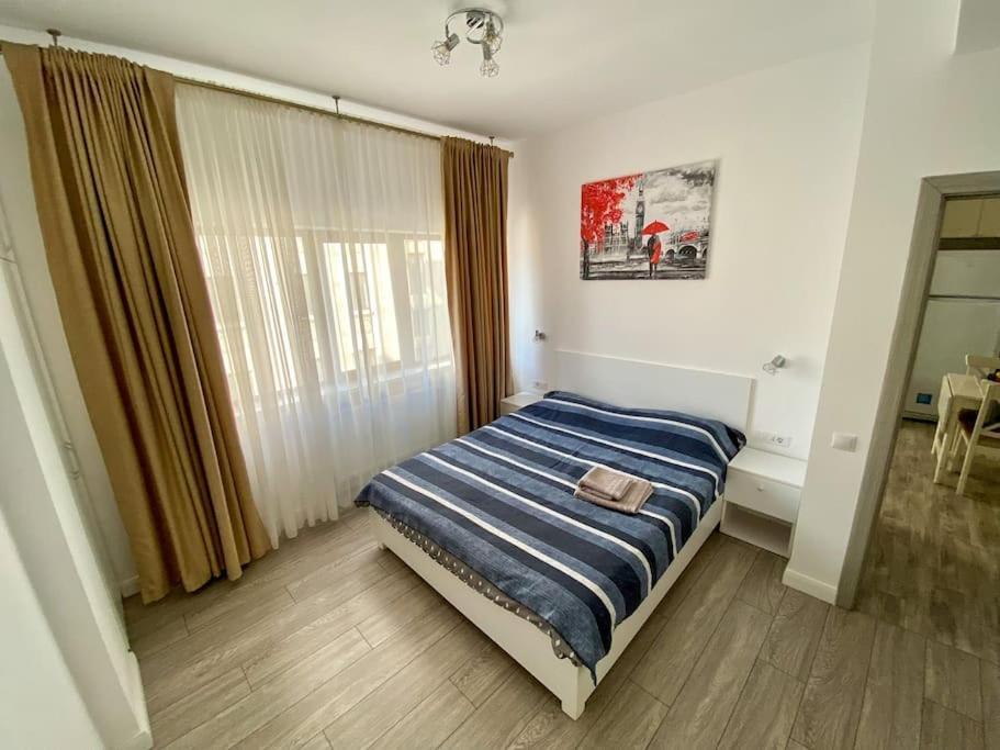 Cozy Central Apartment With 2 Rooms บูคาเรสต์ ภายนอก รูปภาพ
